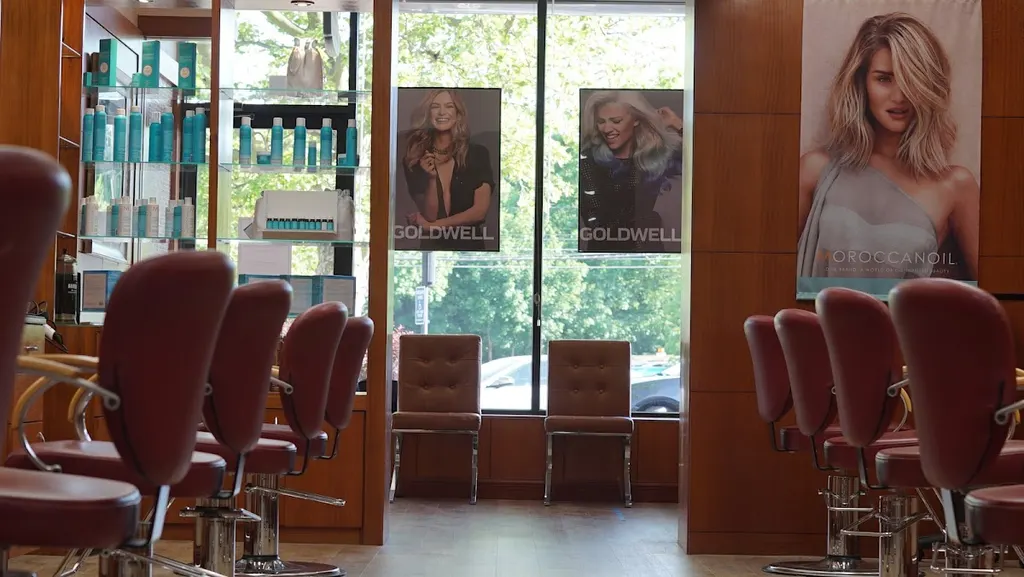 Greenwich Top Salon — Hair salon in Riverside